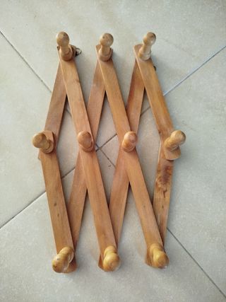 Perchero de madera plegable