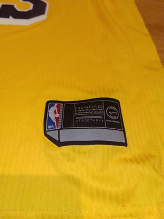 Camiseta Lakers Nike Amarilla - 23