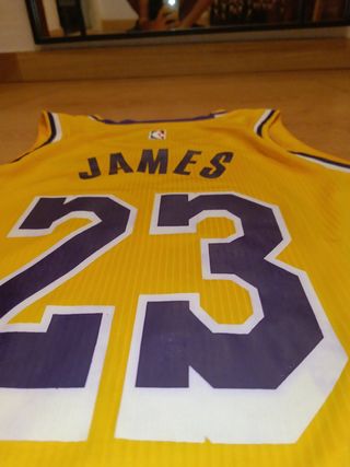 Camiseta Lakers Nike Amarilla - 23