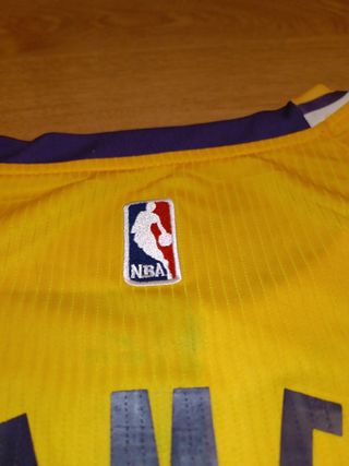 Camiseta Lakers Nike Amarilla - 23