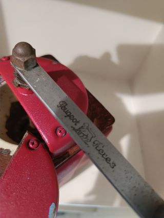 Molinillo café antiguo rojo