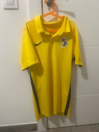 Camiseta Nike amarilla fútbol