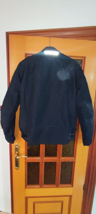 Cazadora moto Bering negra, talla M.