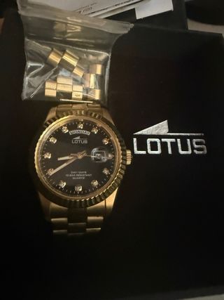 Reloj Lotus dorado - día y fecha