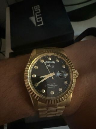 Reloj Lotus dorado - día y fecha