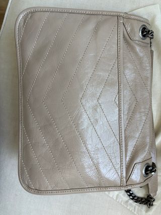Bolso Yves Saint Laurent Beige
modelo Niky
