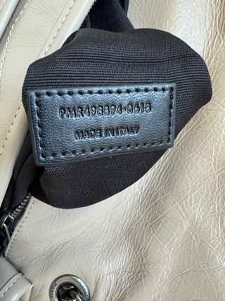 Bolso Yves Saint Laurent Beige
modelo Niky