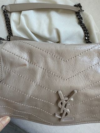 Bolso Yves Saint Laurent Beige
modelo Niky
