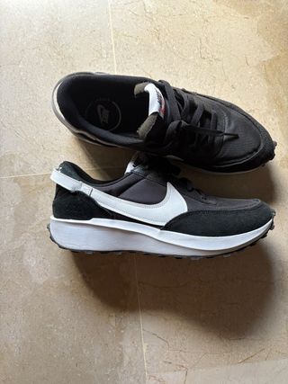 Zapatillas Nike Talla 42 - Negras y Blancas