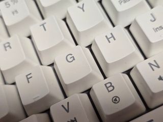 Teclado Geeky GK61: 60% mecánico