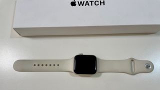 Apple Watch SE 2024 GPS 40mm Beige