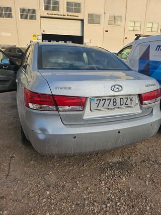se vende lote 2 coches caja dañada