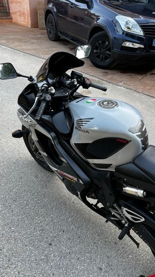 Honda CBR600 F4i Sport