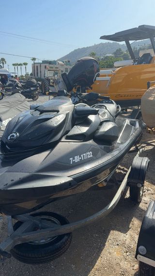 Sea-Doo RXP 300 2022 negra