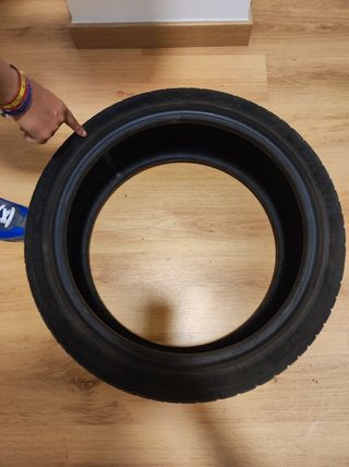 Neumático Michelin 225/40 ZR 19