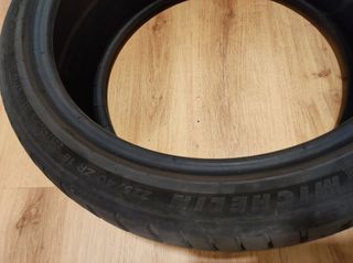 Neumático Michelin 225/40 ZR 19