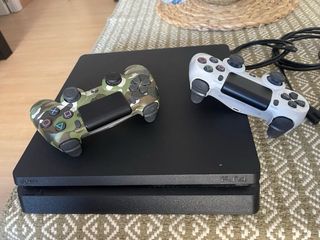 PS4 (PlayStation 4) 1TB + 2 mandos