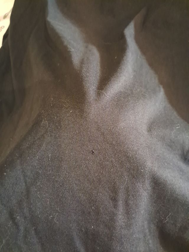 Conjunto minifalda beige/negra de punto y camiseta