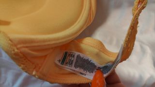 Parte de arriba de bikini amarillo 