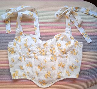 Top floral blanco-amarillo T-XS