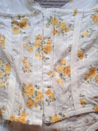 Top floral blanco-amarillo T-XS