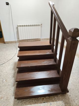 Escalera madera 5 peldaños ** urge venta **