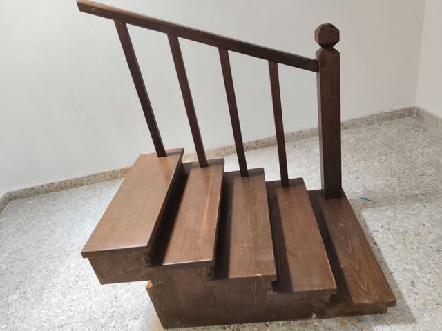 Escalera madera 5 peldaños ** urge venta **