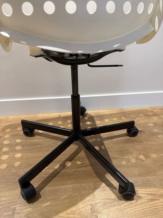 Silla giratoria Ikea blanca