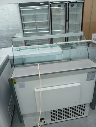 Vitrina refrigerada para pastelería/carnicería