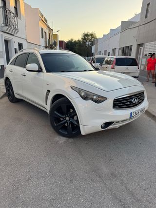 Infiniti FX30 2011