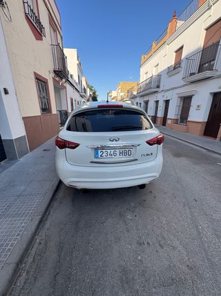 Infiniti FX30 2011