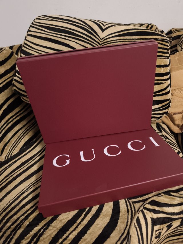 2 caixas Gucci vazias