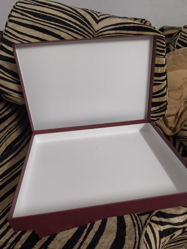 2 caixas Gucci vazias