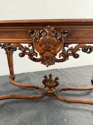 Fantastico tavolo francese in stile Luigi XV.