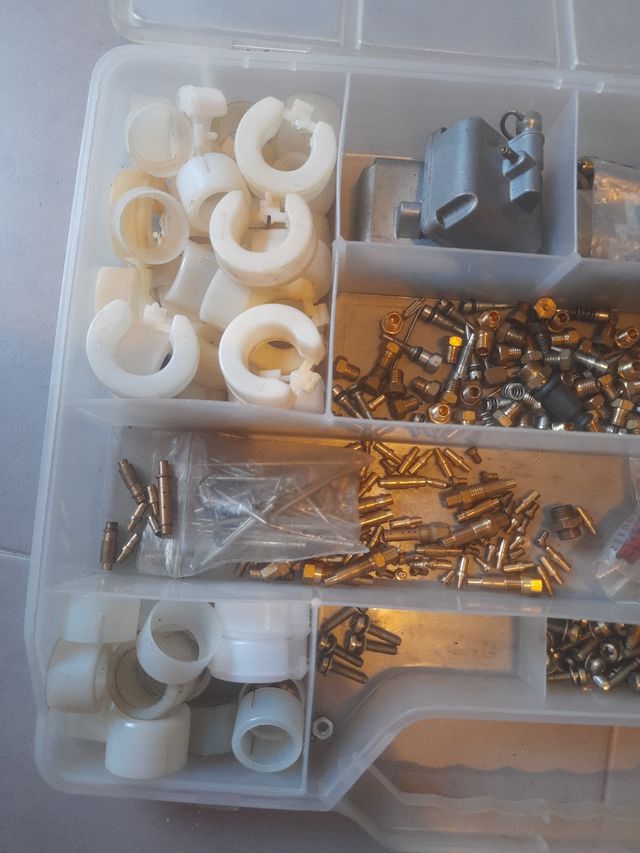 Gran variedad de Piezas carburador Amal, arreche