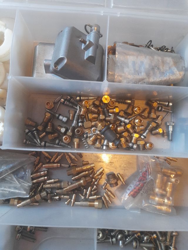 Gran variedad de Piezas carburador Amal, arreche