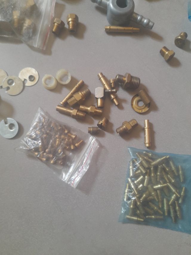 Gran variedad de Piezas carburador Amal, arreche