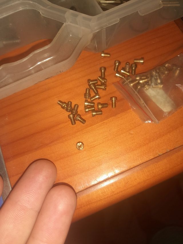 Gran variedad de Piezas carburador Amal, arreche