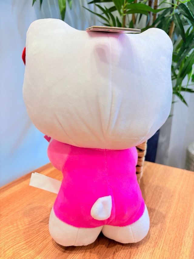 Pelúcia Hello Kitty com Maçã