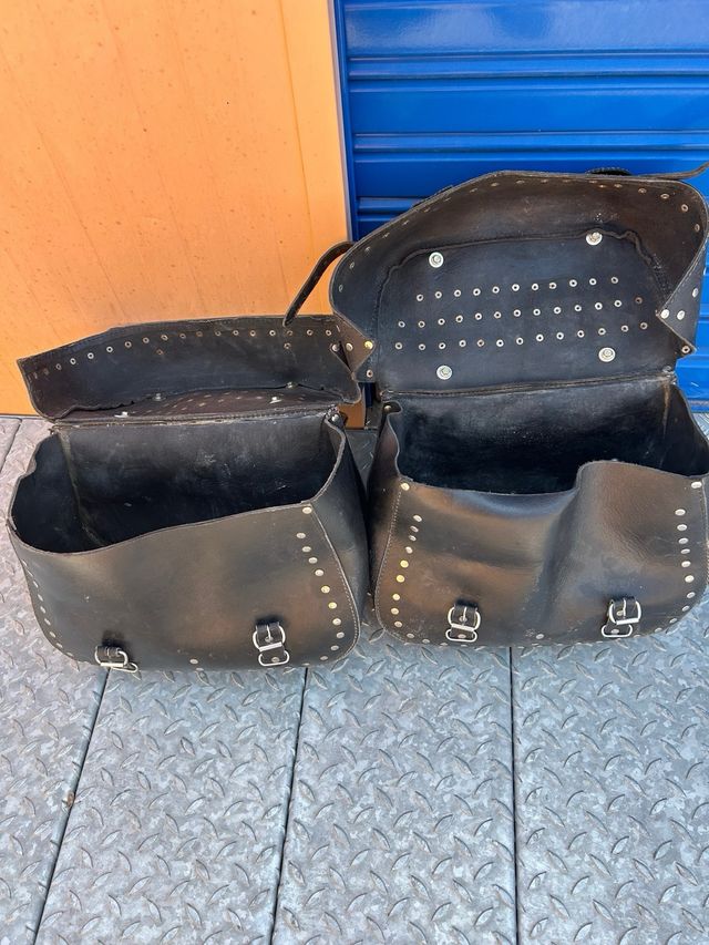 Alforjas cuero moto vintage
48x28x15