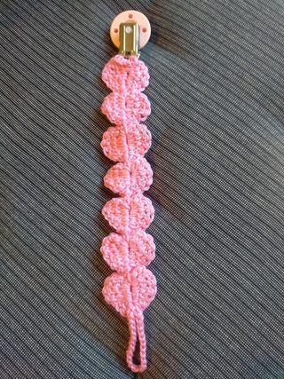 Portaciuccio rosa a cuore all'uncinetto