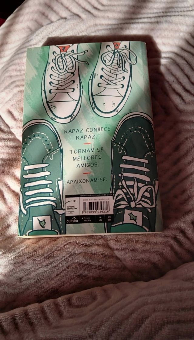 Heartstopper: Volume 1 Rapaz conhece rapaz (Por...