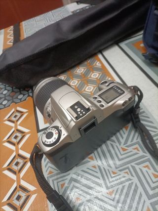 Cámara Canon EOS 300 analógica