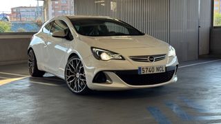 Opel Astra OPC 2014