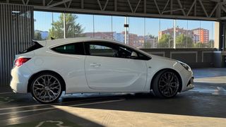 Opel Astra OPC 2014