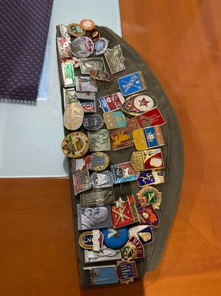 Boina militar rusa con pins