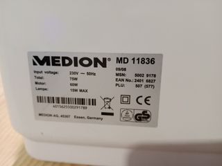 Máquina coser Medion.