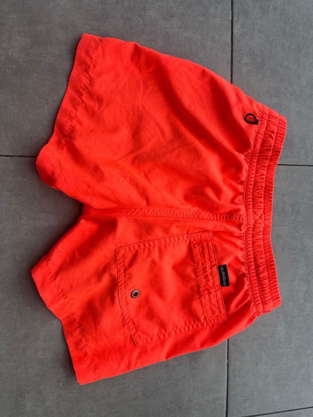 Bañador Quiksilver niño rojo.