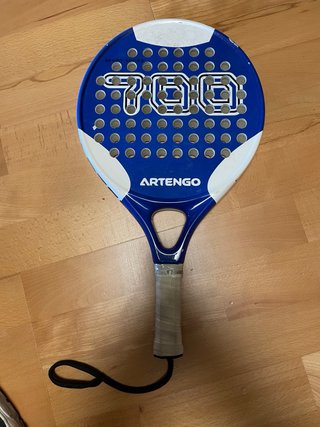Pala padel, zapatillas talla 44 y bolsa de padel
