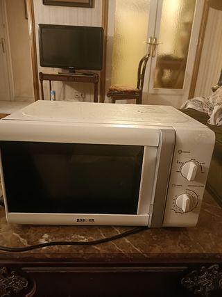 Microondas ROMMER - blanco